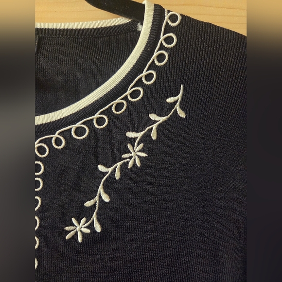 Grace Dane Lewis Black Cardigan with White Trim EUC Size S - Picture 7 of 9